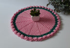 Runde Häkel-Tischset 32 cm, Dekorative Tulpen-Bordüre, Polyester