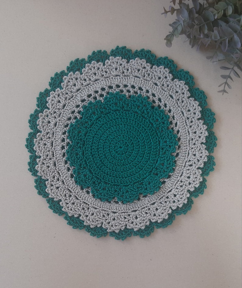 Runde gehäkelte Tischsets, 3 Größen, Makramee-Polyesterseil, 19-34 cm