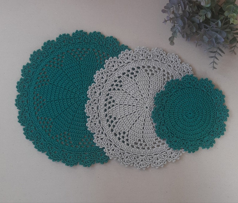 Runde gehäkelte Tischsets, 3 Größen, Makramee-Polyesterseil, 19-34 cm