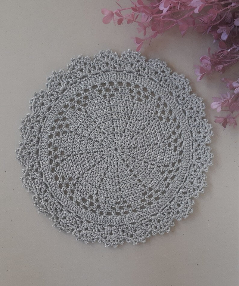 Runde gehäkelte Tischsets, 3 Größen, Makramee-Polyesterseil, 19-34 cm