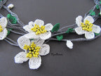 Mandelblüte Häkelkette, weiße Frühlingsblume Lange Lariat, Türkisch Oya Spitzenschmuck