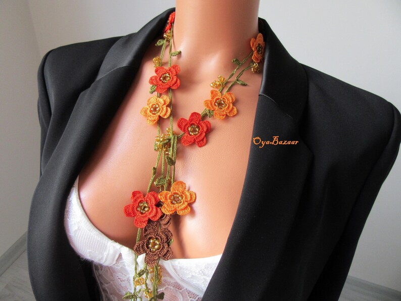 Türkische Oya Häkeln Lange Halskette, Gebrannte Orange Rost Herbst Blume Halskette, Herbst Farbe Lariat Halskette