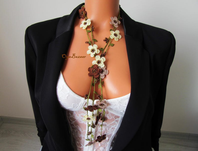 Braune Perlen türkische Oya Halskette, häkeln Herbst Farbe Boho Lariat, Floral lange Wickelkette