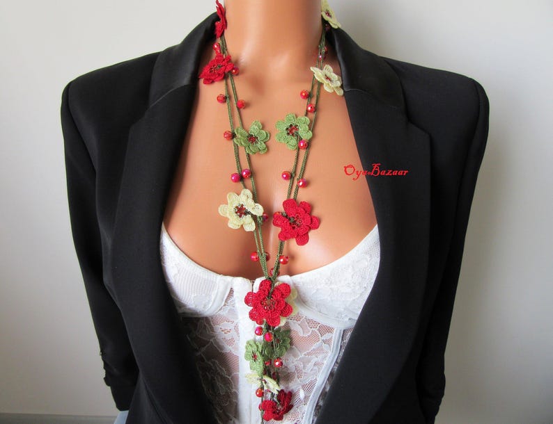 Rote Kristall Perlen Häkelkette, Türkische Oya Lariat, Blumen Lange Wickelkette