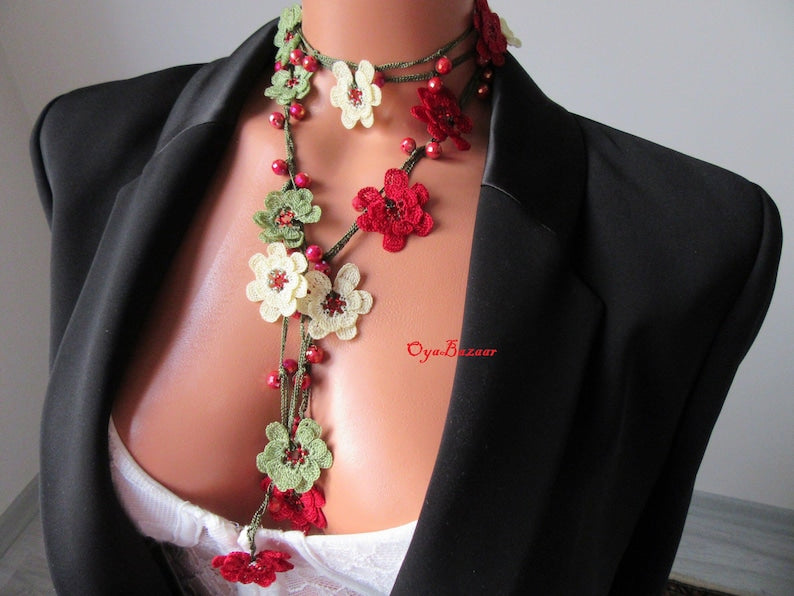 Rote Kristall Perlen Häkelkette, Türkische Oya Lariat, Blumen Lange Wickelkette