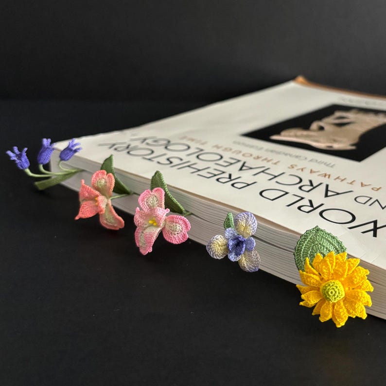 Gehäkeltes Blumen-Lesezeichen Sonnenblume Glockenblume Lilie Iris Handgemacht Lesezeichen für Buchliebhaber