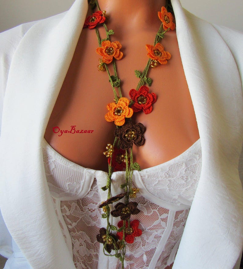 Türkische Oya Häkeln Lange Halskette, Gebrannte Orange Rost Herbst Blume Halskette, Herbst Farbe Lariat Halskette