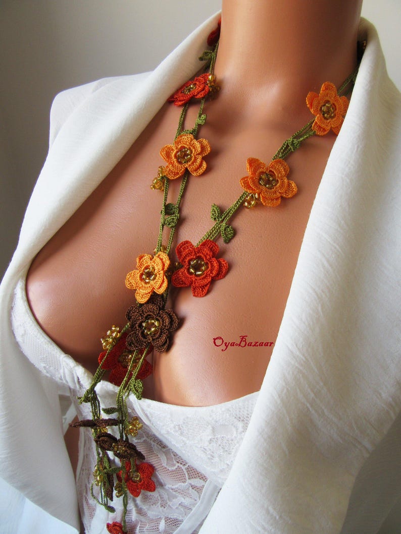 Türkische Oya Häkeln Lange Halskette, Gebrannte Orange Rost Herbst Blume Halskette, Herbst Farbe Lariat Halskette