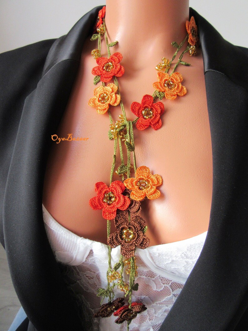 Türkische Oya Häkeln Lange Halskette, Gebrannte Orange Rost Herbst Blume Halskette, Herbst Farbe Lariat Halskette