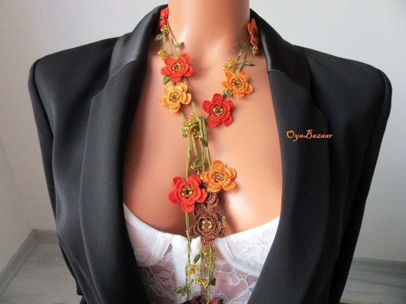 Türkische Oya Häkeln Lange Halskette, Gebrannte Orange Rost Herbst Blume Halskette, Herbst Farbe Lariat Halskette