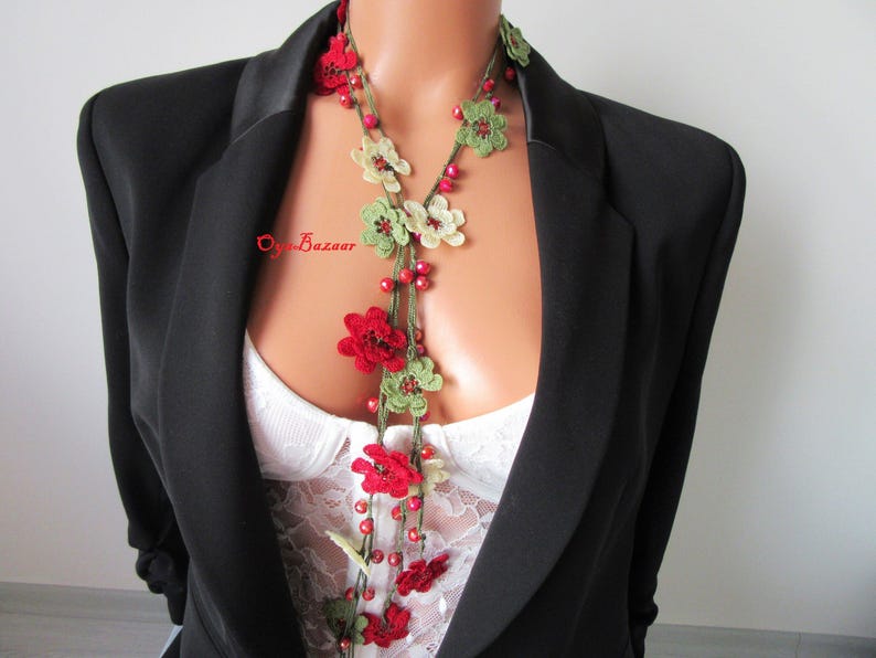 Rote Kristall Perlen Häkelkette, Türkische Oya Lariat, Blumen Lange Wickelkette