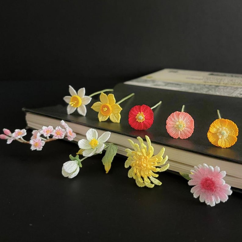 Mikrogehäkelte Blumen-Lesezeichen Handgemacht Chrysantheme Rot Mohn Sakura Birnenblüte Buch Lesezeichen