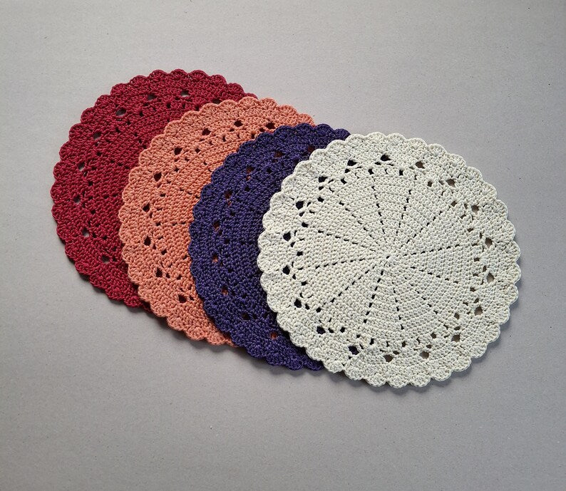 Runde gehäkelte Tischsets, handgemacht, 30-31 cm, Makramee-Polyesterseil, dekorative Bordüren