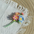 3-fache Aster Brosche Handarbeit Blume Anstecknadel mit 2 Blättern und 1 Knospe September Geburtsblume Hochzeitsschmuck Trauerschmuck