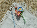 3-fache Aster Brosche Handarbeit Blume Anstecknadel mit 2 Blättern und 1 Knospe September Geburtsblume Hochzeitsschmuck Trauerschmuck
