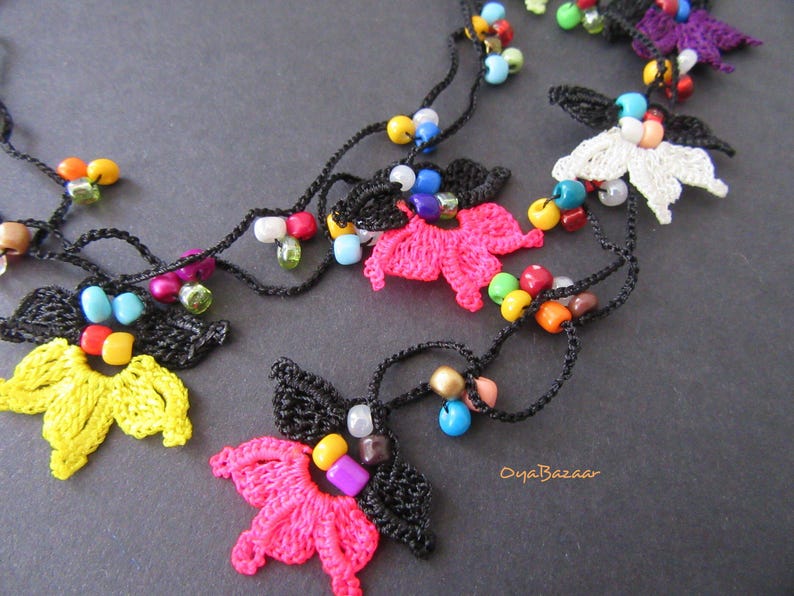 Multicolor Perlen Häkelkette, Bunte Blumen Wrap Halskette, Boho Floral Lange Lariat