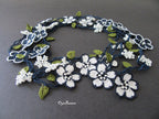 Marineblaue und weiße Blumen Halskette, Gehäkelte Mikro Blume Lariat, Weiße Perlen Lange Halskette, Türkisches Oya Spitzen Accessoire