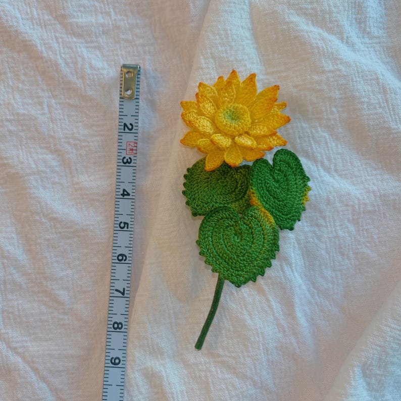 Gehäkelte Sonnenblumen Brosche Handgemachte Anstecknadel Blumenform Hochzeit Trauer Schmuck