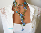 Vergissmeinnicht Micro Häkelschmuck Blume Halskette, Blauquarz Perlen Lariat, Floral lange Wickelkette