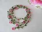Vergissmeinnicht Micro Häkelschmuck Blume Halskette, Blauquarz Perlen Lariat, Floral lange Wickelkette