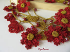 Türkische Oya Spitze Halskette Burgund und Gold, Rote Häkelblume Lariat, Kristall Perlen Lange Blumen Halskette