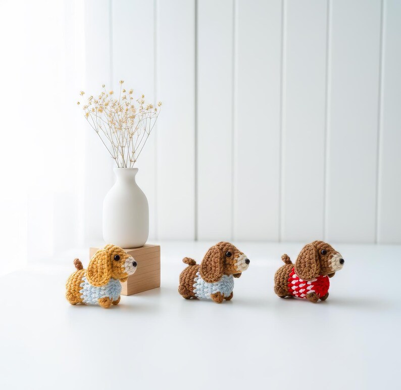 Gehäkelter Dackel Schlüsselanhänger, Mini Dackel Plüschtier, Handgemachter Wursthund Amigurumi, Hunde Liebhaber Geschenk