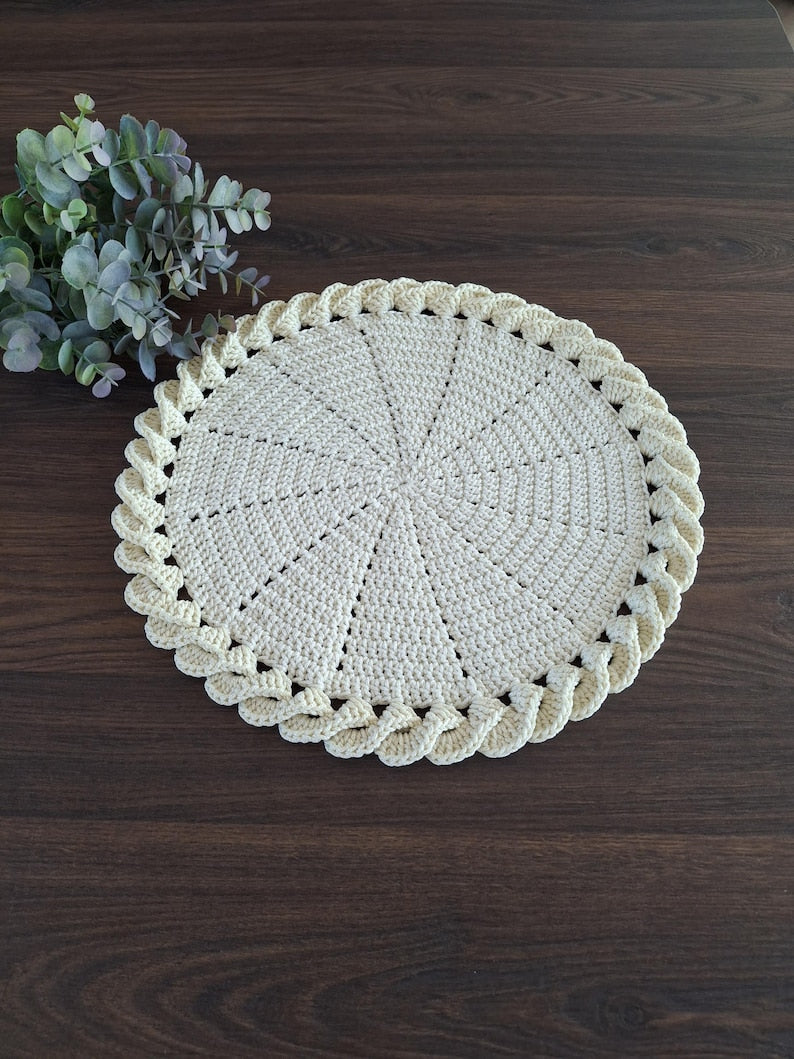 Gehäkeltes Tischset mit geflochtenem Rand, Boho Tischdeko, 30-32 cm, Makramee-Polyesterseil