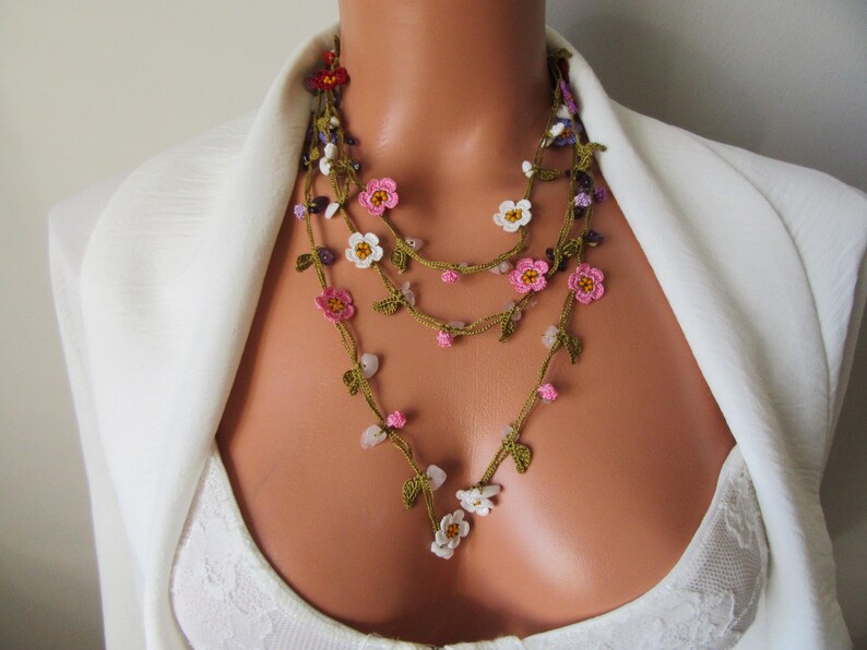 Bunte Micro Blume Häkelkette, Amethyst, Koralle, Rosa Blau Quarz, Howlith Perlen Lange Wrap Lariat Schmuck