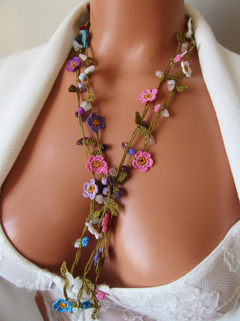 Bunte Micro Blume Häkelkette, Amethyst, Koralle, Rosa Blau Quarz, Howlith Perlen Lange Wrap Lariat Schmuck