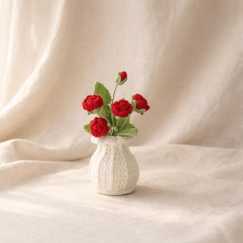 Handgemachte gehäkelte Rose Topfpflanze, rote künstliche Blume, Blumentopfdekor, ungefähre Höhe 22 cm