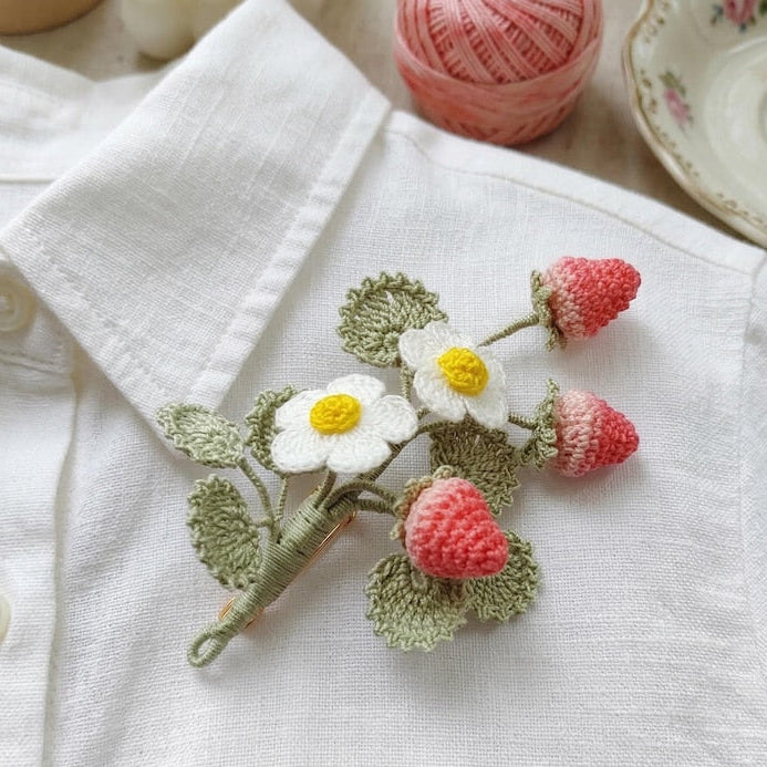 Mikro Häkeln Erdbeere Blume Brosche Cottagecore Handgehäkelt Vintage Blumen Pin