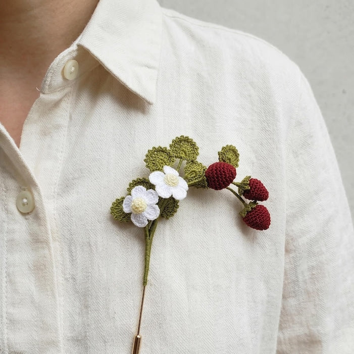 Mikro Häkeln Erdbeere Blume Brosche Cottagecore Handgehäkelt Vintage Blumen Pin