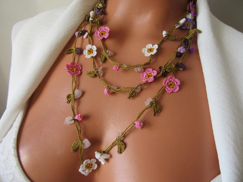 Bunte Micro Blume Häkelkette, Amethyst, Koralle, Rosa Blau Quarz, Howlith Perlen Lange Wrap Lariat Schmuck