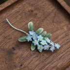 Mikro Häkeln Vergissmeinnicht Blumen Brosche, Teeny kleine blaue Blumen Accessoire, häkeln Blumenbrosche, Art-Deco-Blumenbrosche