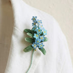 Mikro Häkeln Vergissmeinnicht Blumen Brosche, Teeny kleine blaue Blumen Accessoire, häkeln Blumenbrosche, Art-Deco-Blumenbrosche