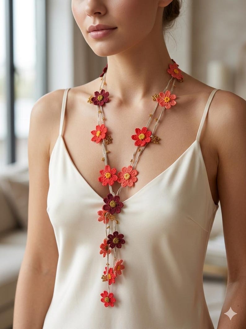 Coral Daisy Lange Häkelkette, Floral Wrap Lariat, Boho Sommer Statement Halskette