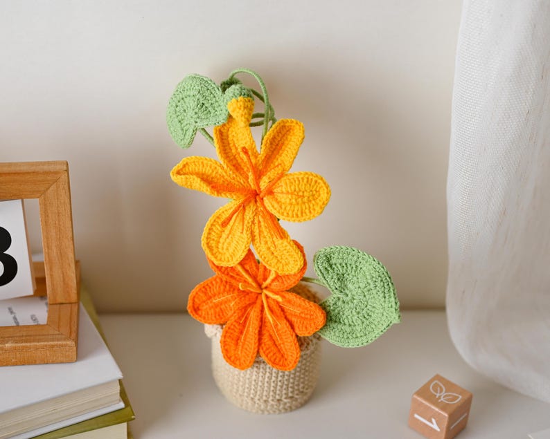 Gehäkelte Sonnenblume im Topf, Baumwollgarn, Handarbeit, Wohnkultur, Deko