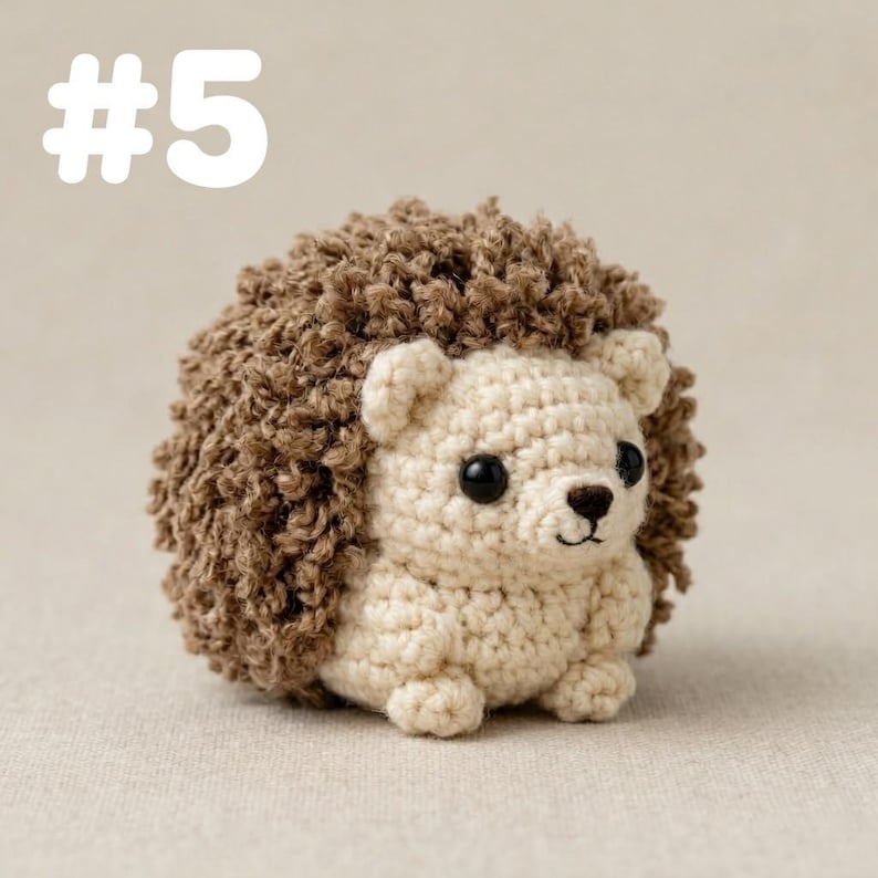 Handgemachter Mini Crochet Tier Schlüsselanhänger - 19 Styles Amigurumi Taschenanhänger - Niedlicher Plüsch Schlüsselanhänger aus Baumwollgarn - 6-7 cm