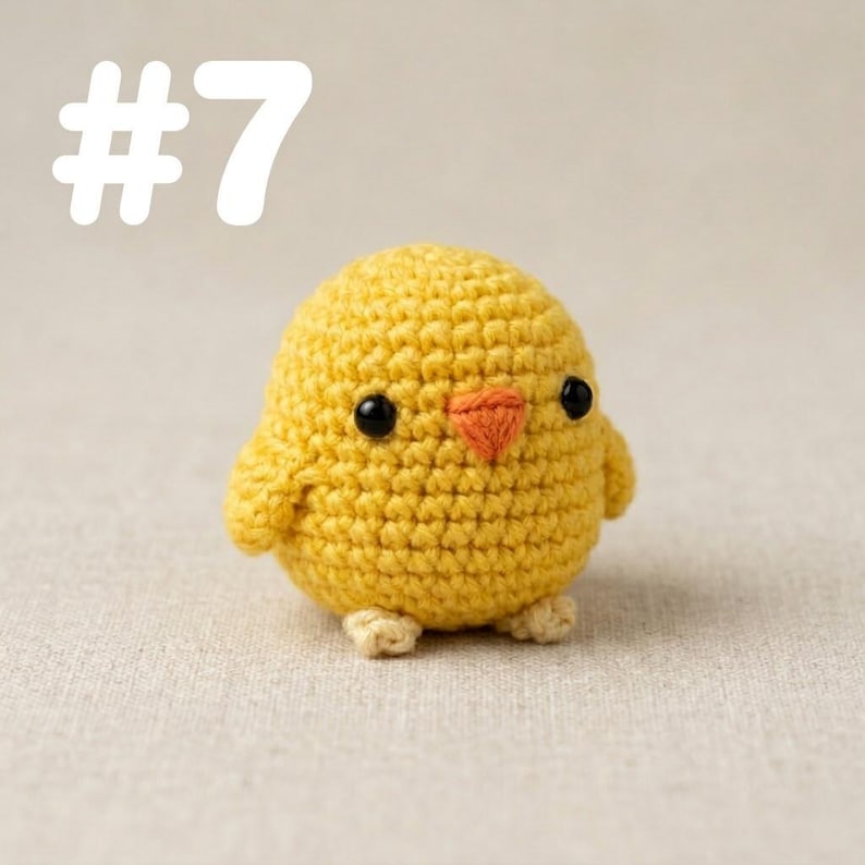 Handgemachter Mini Crochet Tier Schlüsselanhänger - 19 Styles Amigurumi Taschenanhänger - Niedlicher Plüsch Schlüsselanhänger aus Baumwollgarn - 6-7 cm