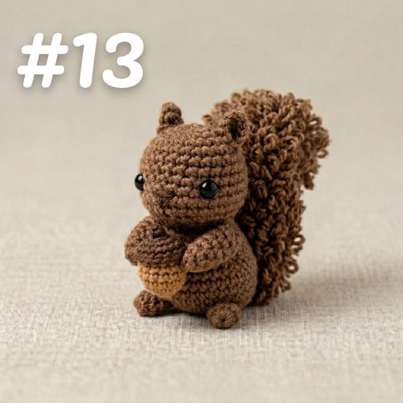 Handgemachter Mini Crochet Tier Schlüsselanhänger - 19 Styles Amigurumi Taschenanhänger - Niedlicher Plüsch Schlüsselanhänger aus Baumwollgarn - 6-7 cm
