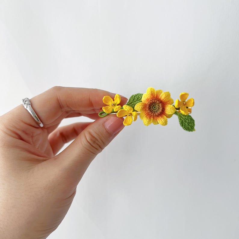 Mikrogehäkelte Sonnenblume Haarspangen, handgefertigt, 6,5 cm