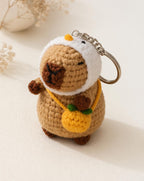 Gehäkelter Capybara Schlüsselanhänger – Amigurumi Tier Anhänger mit Schildkröte, Küken, Ananas Tasche