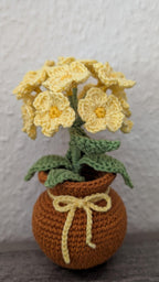 Gehäkelter Gänseblümchenstrauß im Topf, handgemachtes Amigurumi Frühlingsblumendekor, Geschenk, gelb und grün, 15cm Höhe