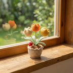 Handgemachte Häkeltulpe im Topf, Home Deko, Geschenk für Damen, 14 cm, Acrylgarn