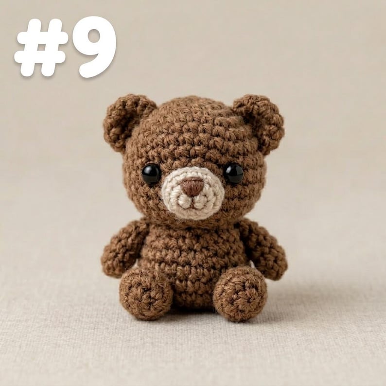 Handgemachter Mini Crochet Tier Schlüsselanhänger - 19 Styles Amigurumi Taschenanhänger - Niedlicher Plüsch Schlüsselanhänger aus Baumwollgarn - 6-7 cm