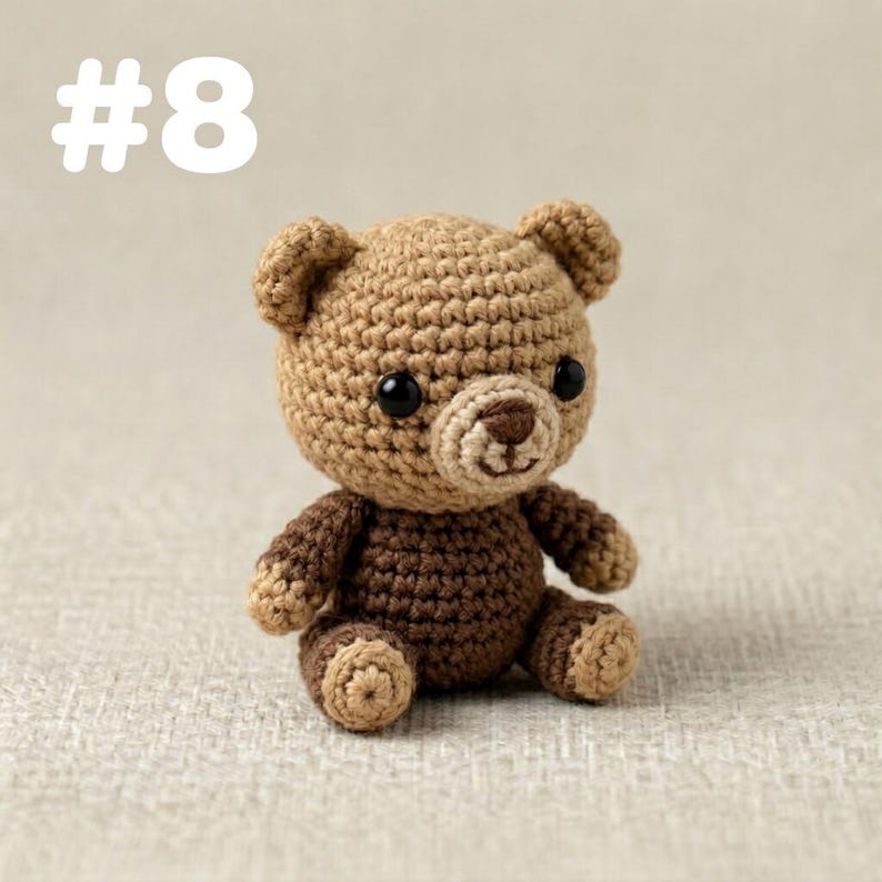Handgemachter Mini Crochet Tier Schlüsselanhänger - 19 Styles Amigurumi Taschenanhänger - Niedlicher Plüsch Schlüsselanhänger aus Baumwollgarn - 6-7 cm