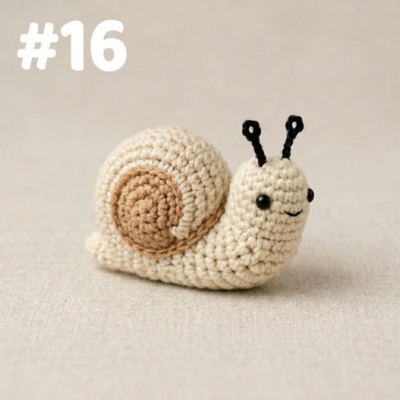 Handgemachter Mini Crochet Tier Schlüsselanhänger - 19 Styles Amigurumi Taschenanhänger - Niedlicher Plüsch Schlüsselanhänger aus Baumwollgarn - 6-7 cm