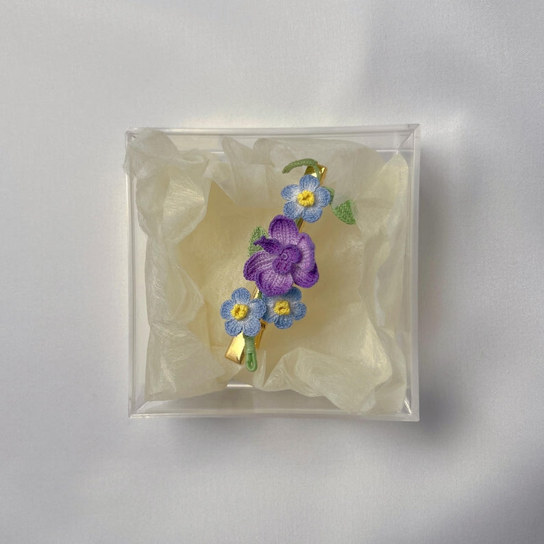 Mikrogehäkelte Orchidee Haarspange, handgefertigter Haarschmuck aus Baumwollgarn