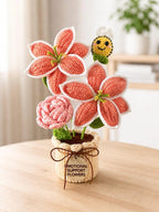 Gehäkelter Blumenstrauß im Topf – Handgefertigte Dauerblumen – Schreibtischdekoration, 24-32 cm