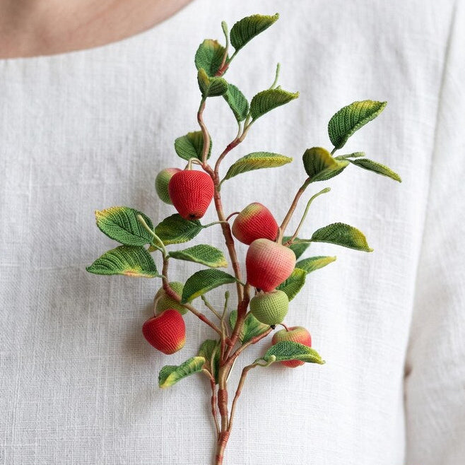 Art-Deco Apfel Blume Brosche, Miniatur Häkelblumen Anstecker für Frauen